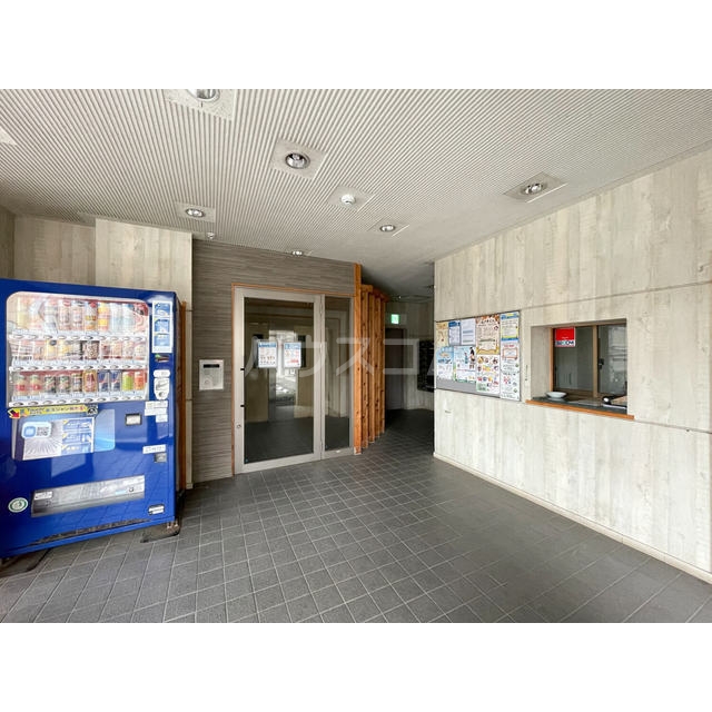 2/2 エントランス