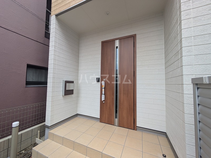 25/30 エントランス