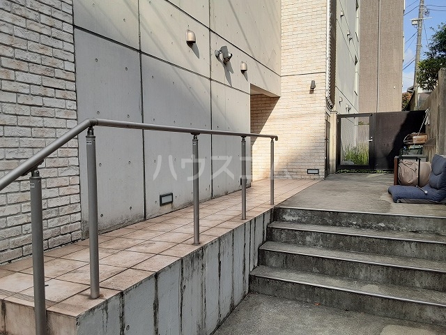 15/26 エントランス