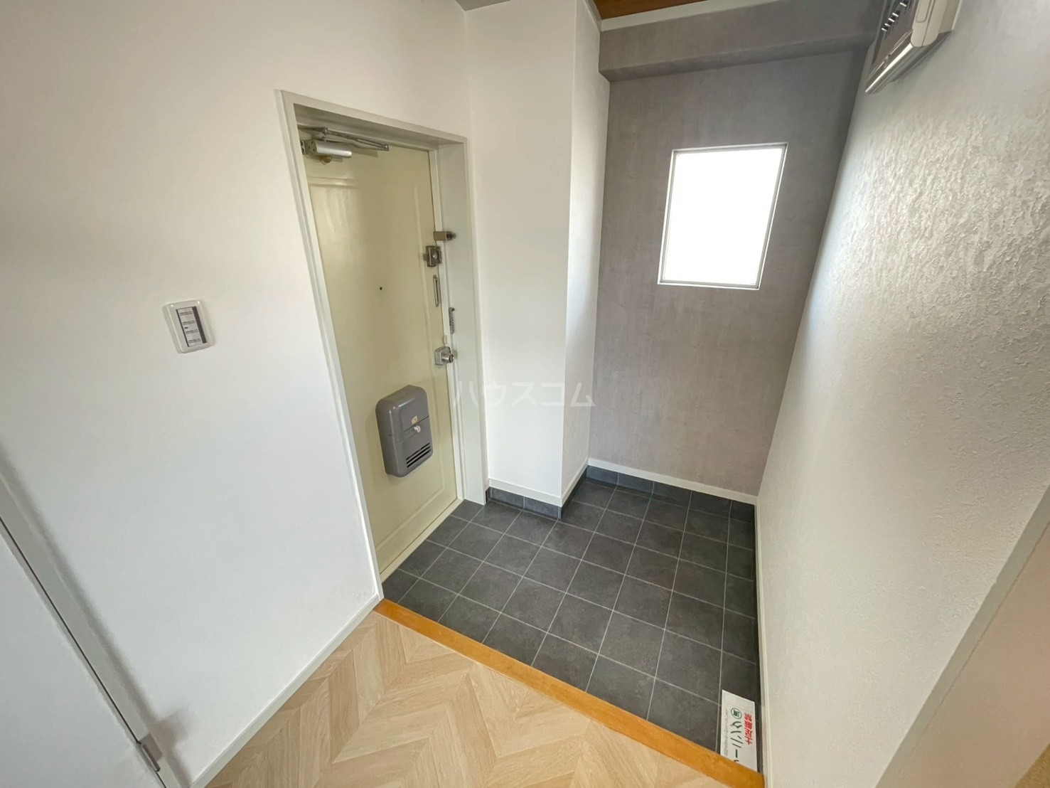 14/30 玄関