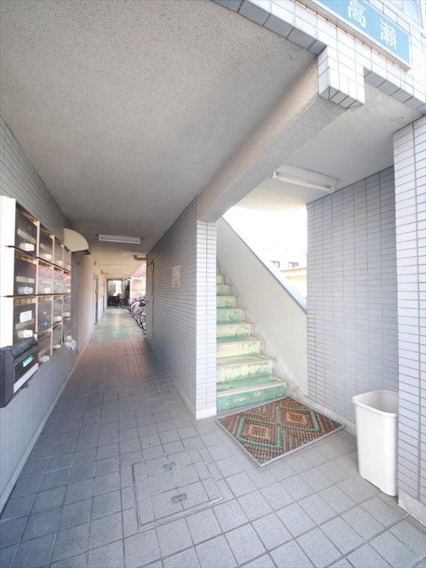 21/28 エントランス