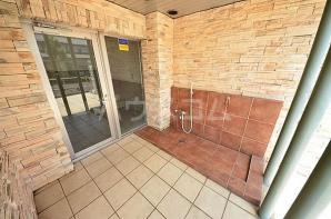 21/30 エントランス