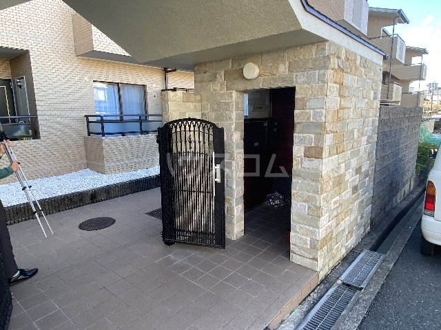 2/3 エントランス