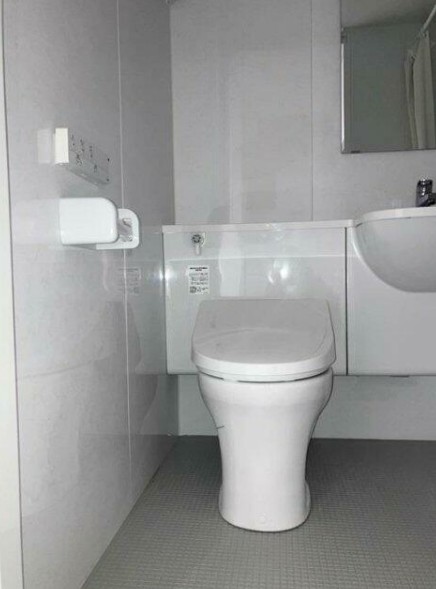 16/25 エントランス