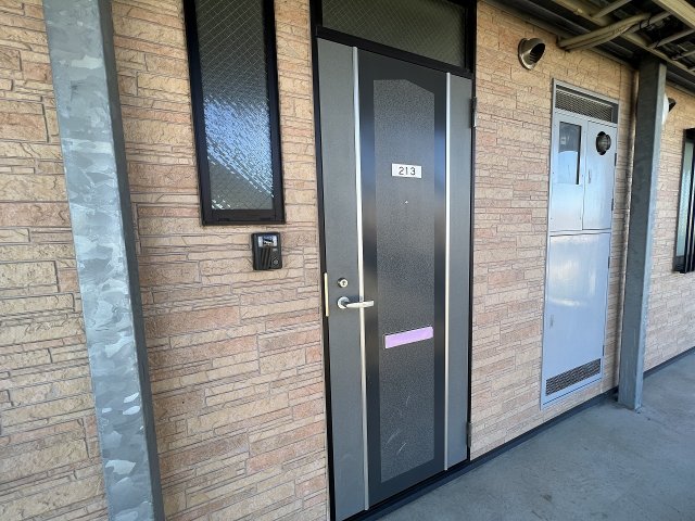 23/30 エントランス