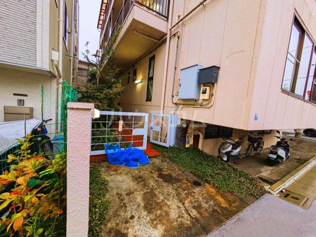 3/4 エントランス