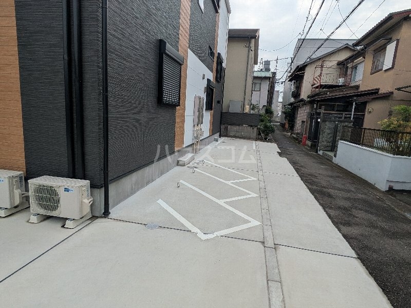 21/29 駐車場