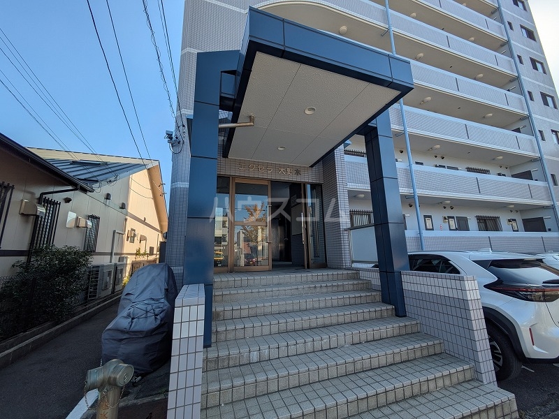 28/30 エントランス