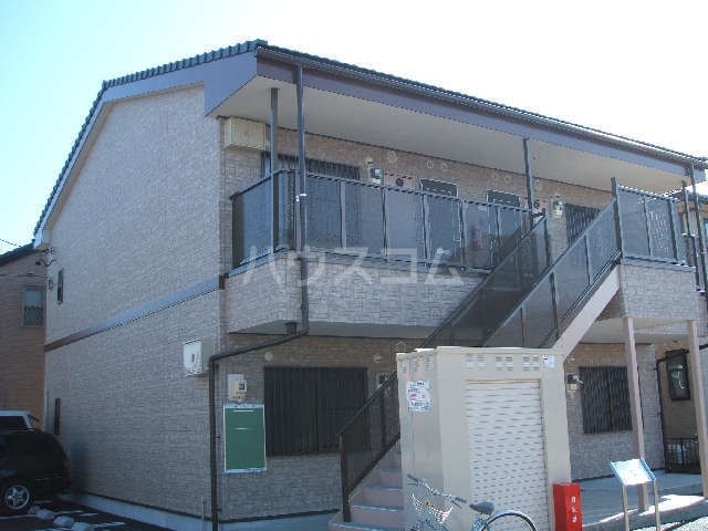 16/23 エントランス