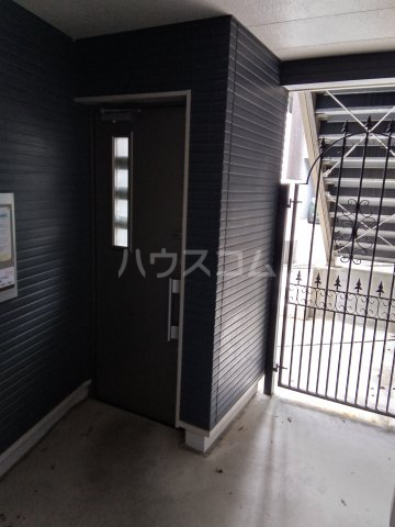 15/23 エントランス