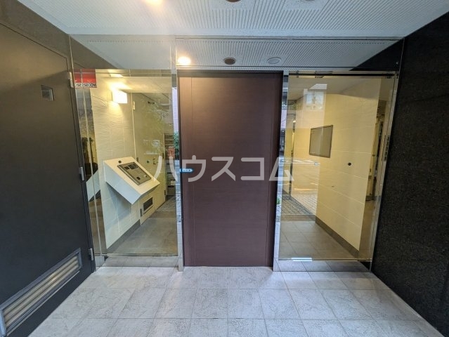 18/22 エントランス