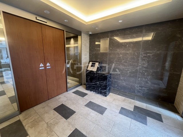 3/7 エントランス