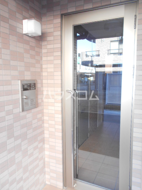 20/23 エントランス