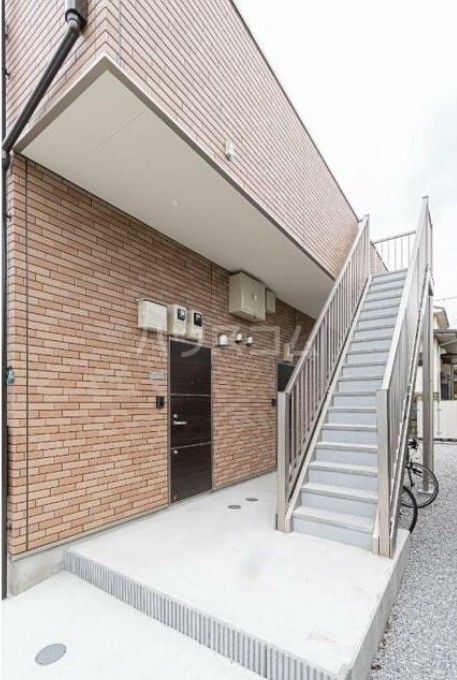 1/1 エントランス