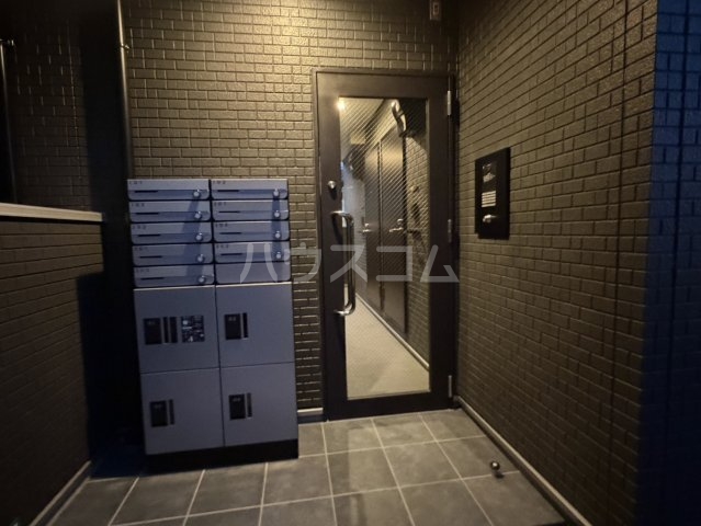 14/20 エントランス