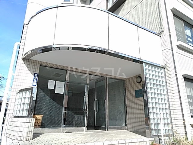 18/20 エントランス