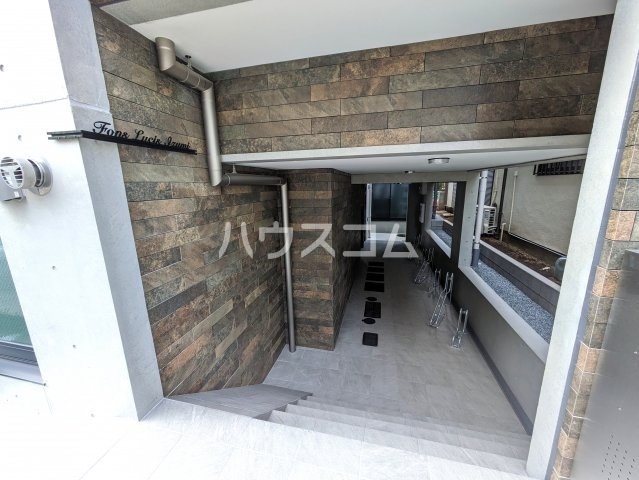 22/25 エントランス