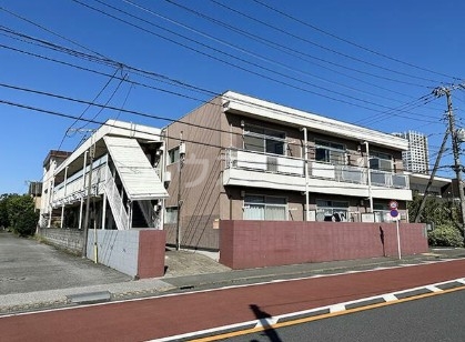 16/19 エントランス