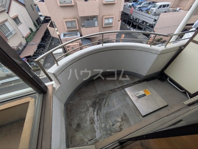 21/26 バルコニー