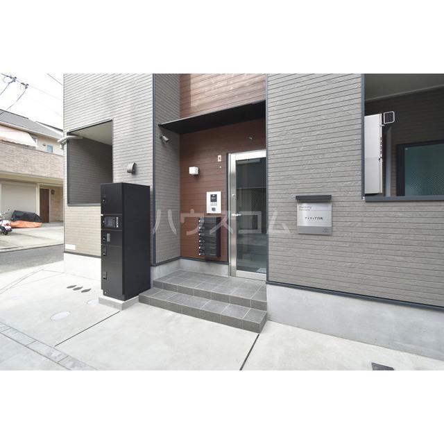 17/27 エントランス