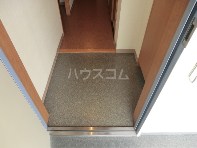 13/25 玄関