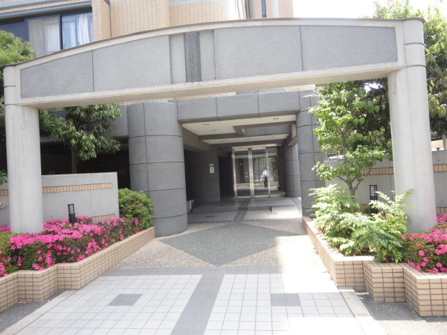 22/30 エントランス