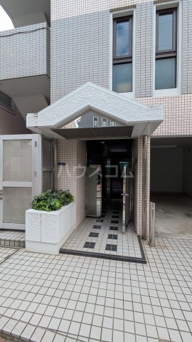 18/22 エントランス