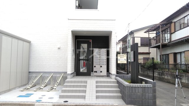 25/30 エントランス