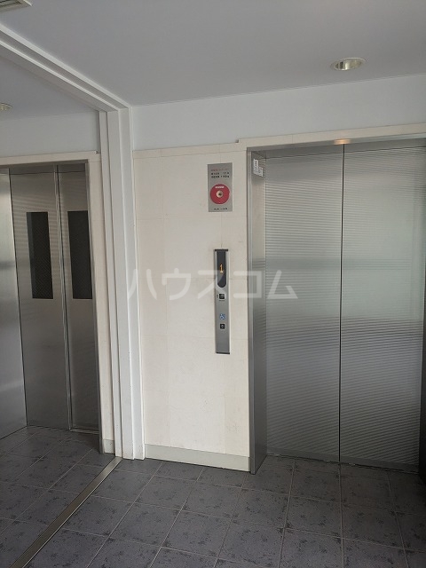 2/4 エントランス