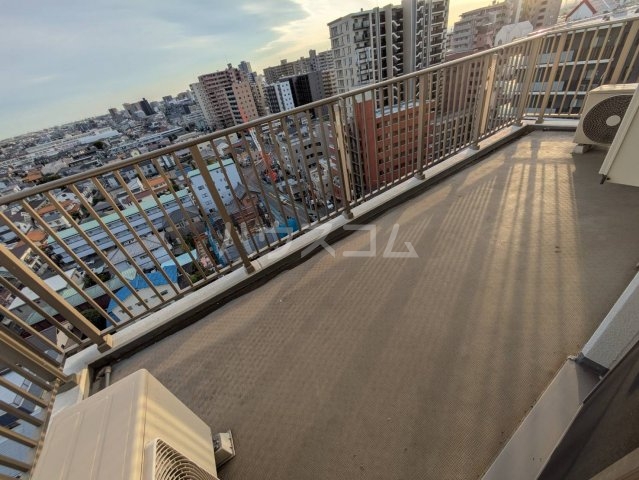 19/30 バルコニー