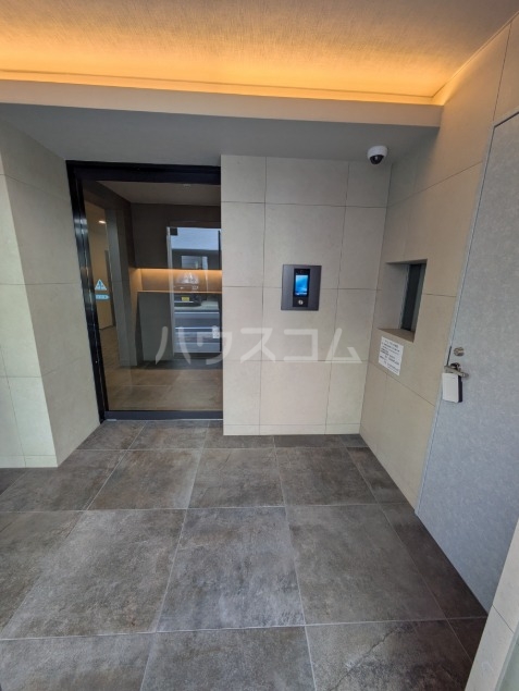 25/28 エントランス