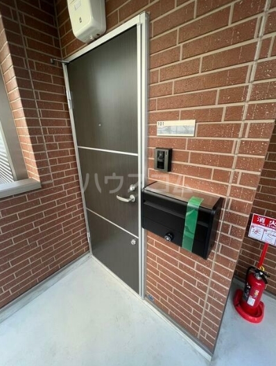 24/29 エントランス