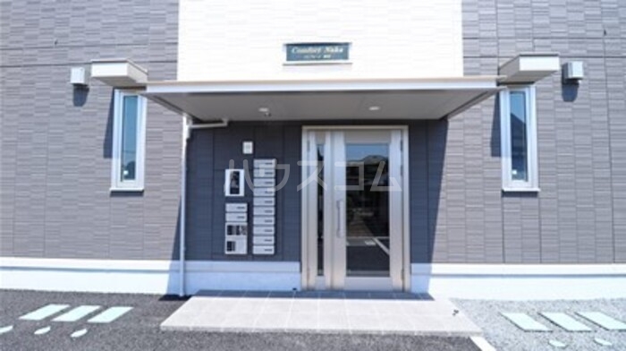 17/19 エントランス