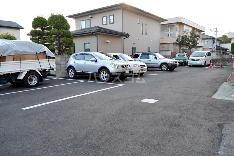 2/5 駐車場