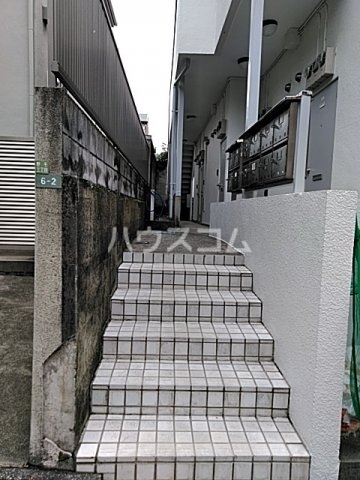 2/4 エントランス