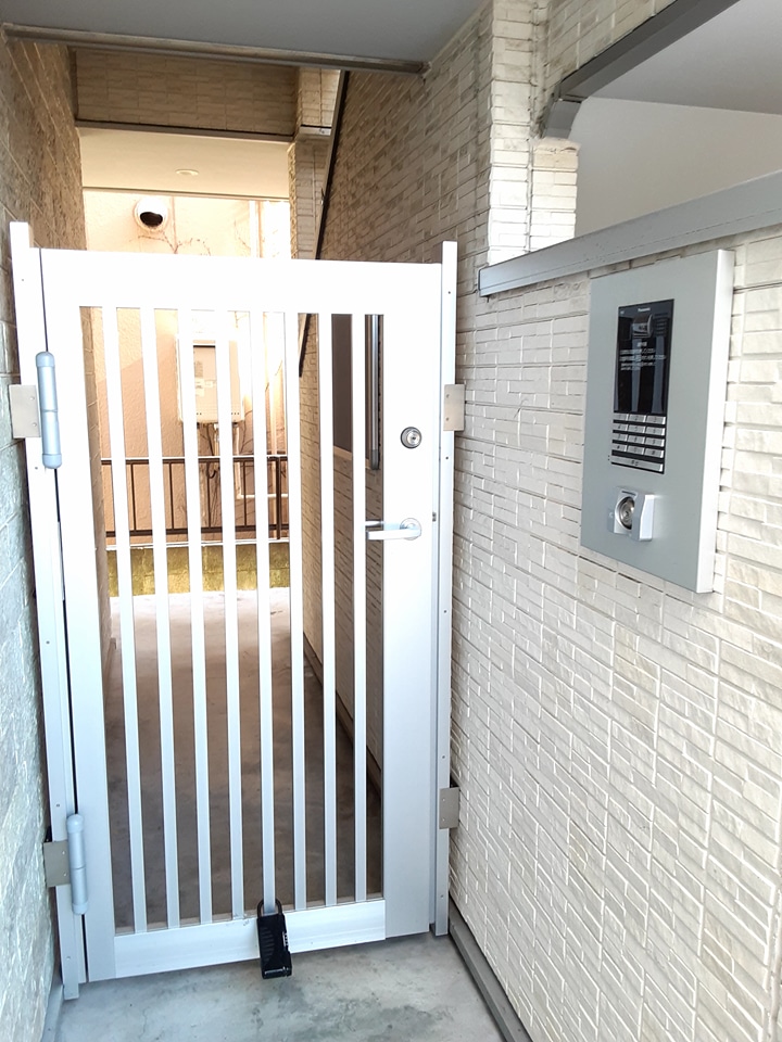 26/30 エントランス