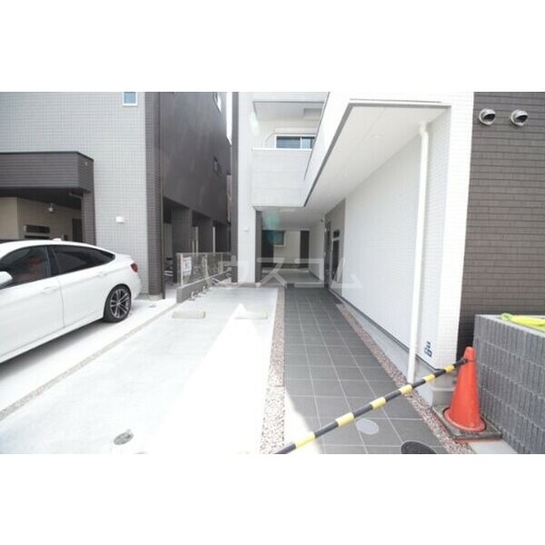 13/22 エントランス