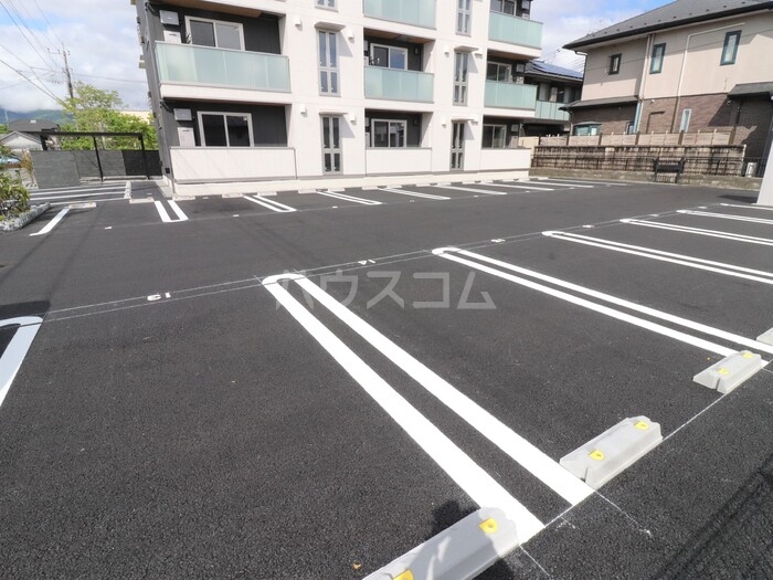 23/25 駐車場