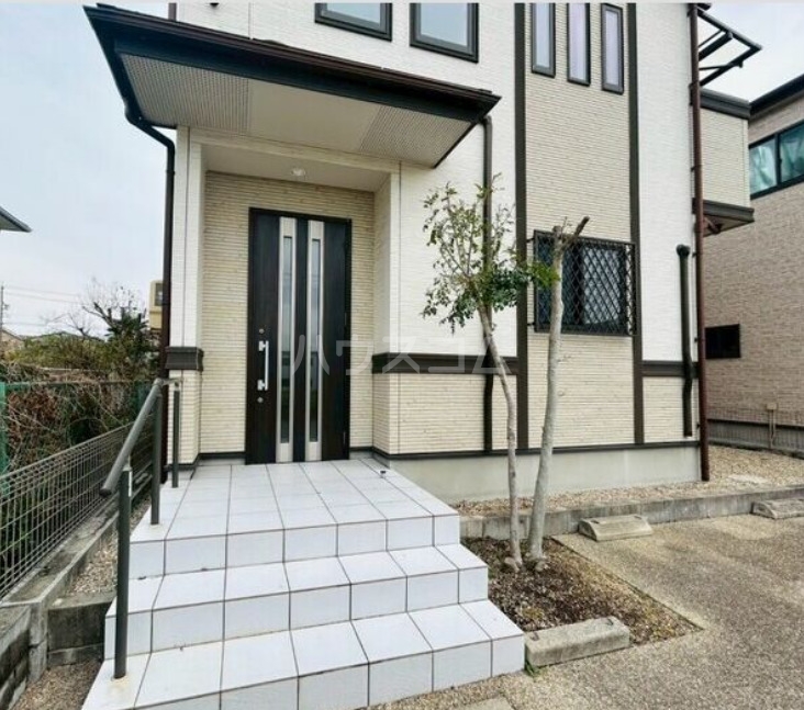 14/18 エントランス