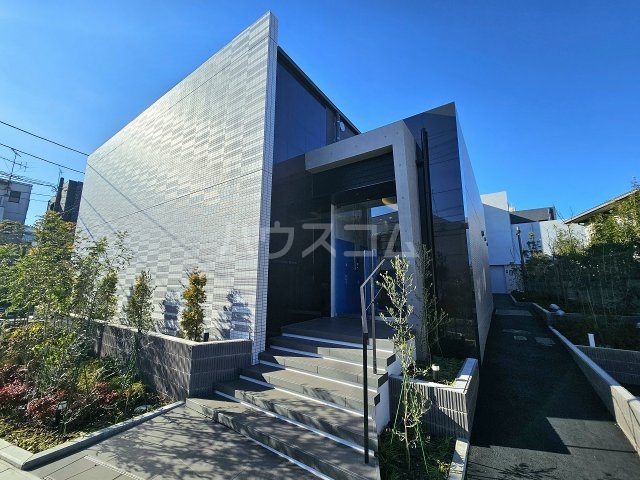 21/30 エントランス