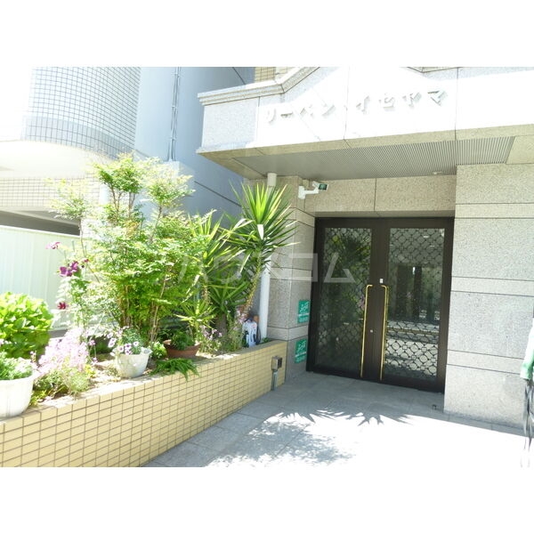 2/2 エントランス