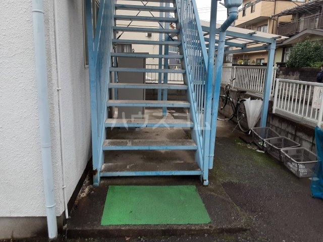 22/30 エントランス