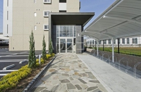 2/3 エントランス