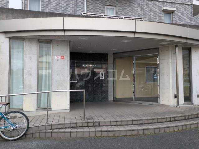 28/30 エントランス