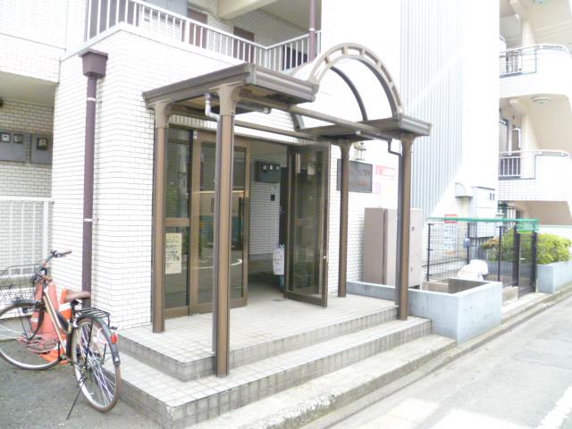 25/30 エントランス