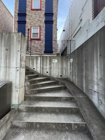 21/29 エントランス