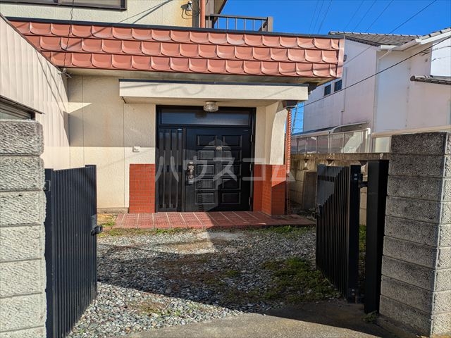 21/30 エントランス