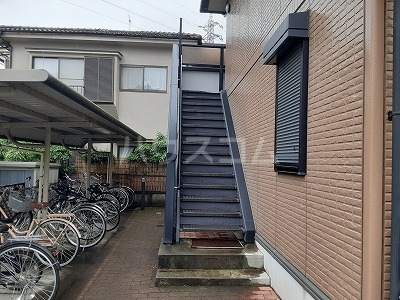 20/30 エントランス