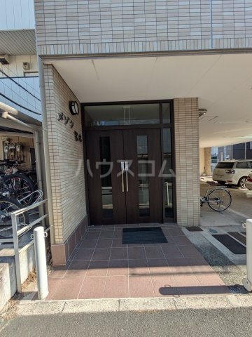 22/25 エントランス