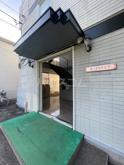 18/27 エントランス